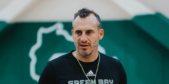 Green Bay basketball coach Doug Gottlieb on the sideline