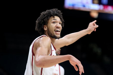 Desmond Claude is heading to another former Pac-12 school: Washington.
