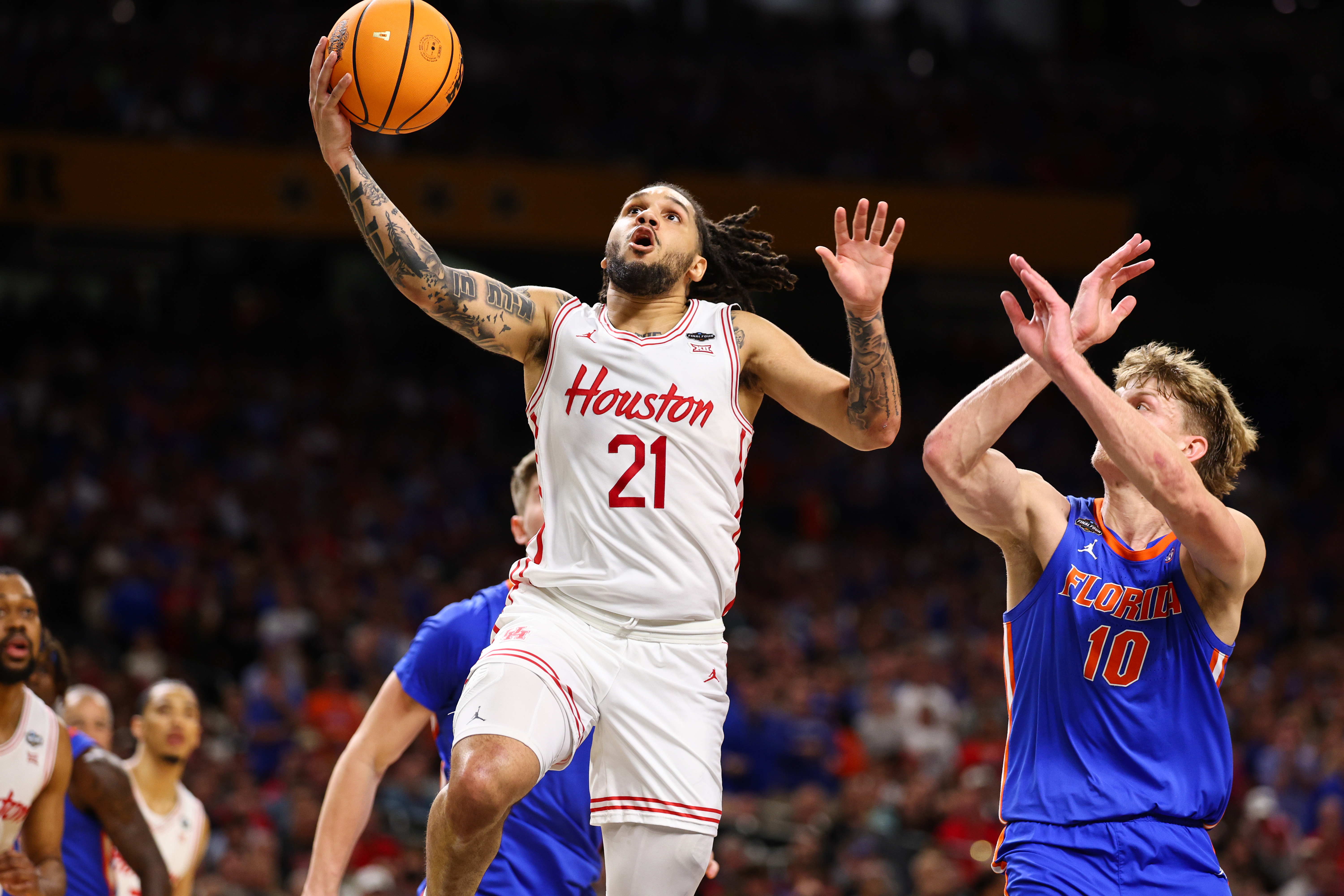 Houston continues to look for success with roster continuity
