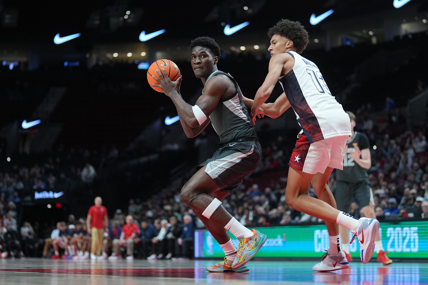 Tounde Yessoufou handles the ball on the post