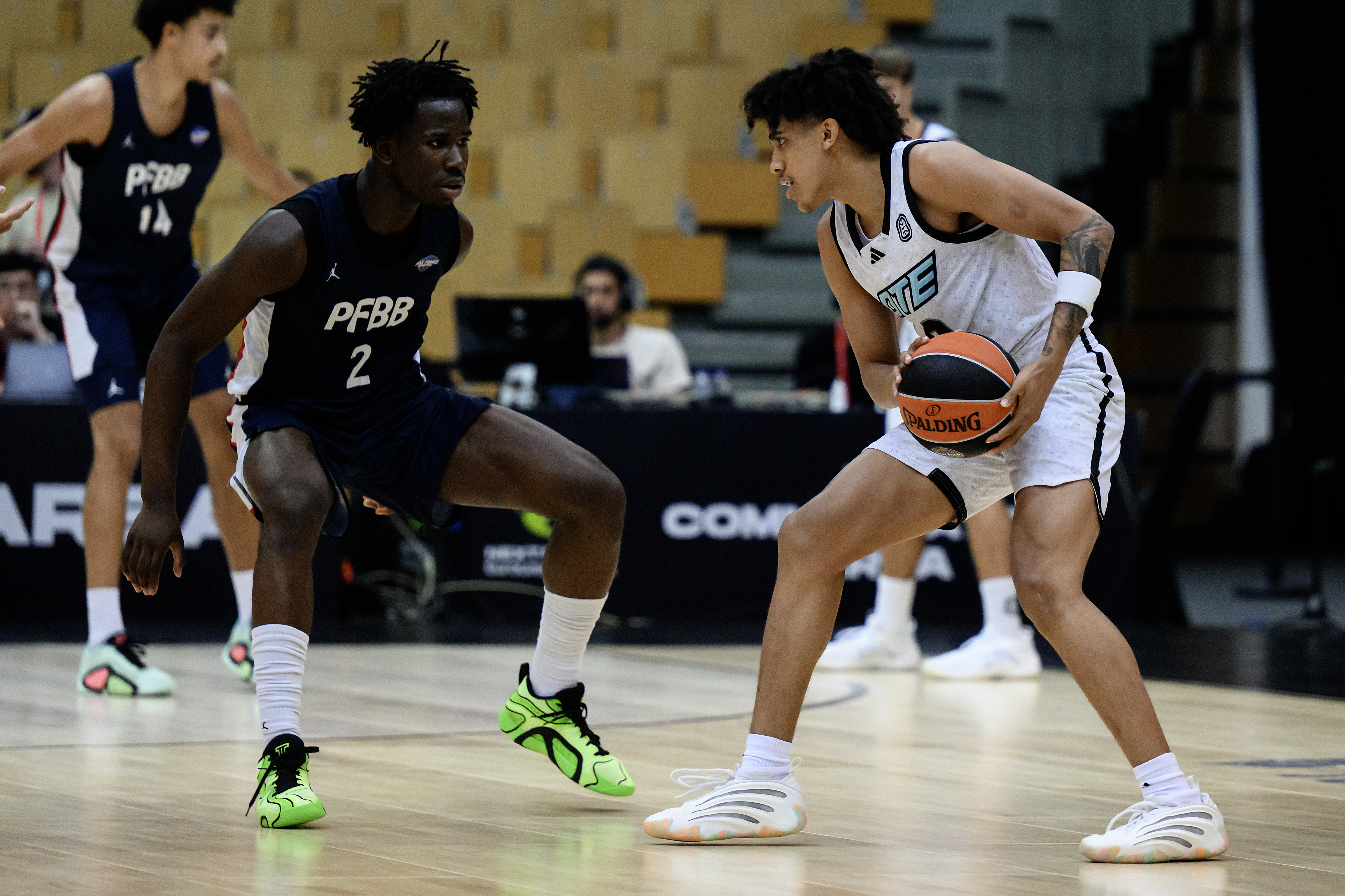 Overtime Elite's Taylen Kinney has shortlisted 12 programs, and plans to take several more visits before committing this fall
