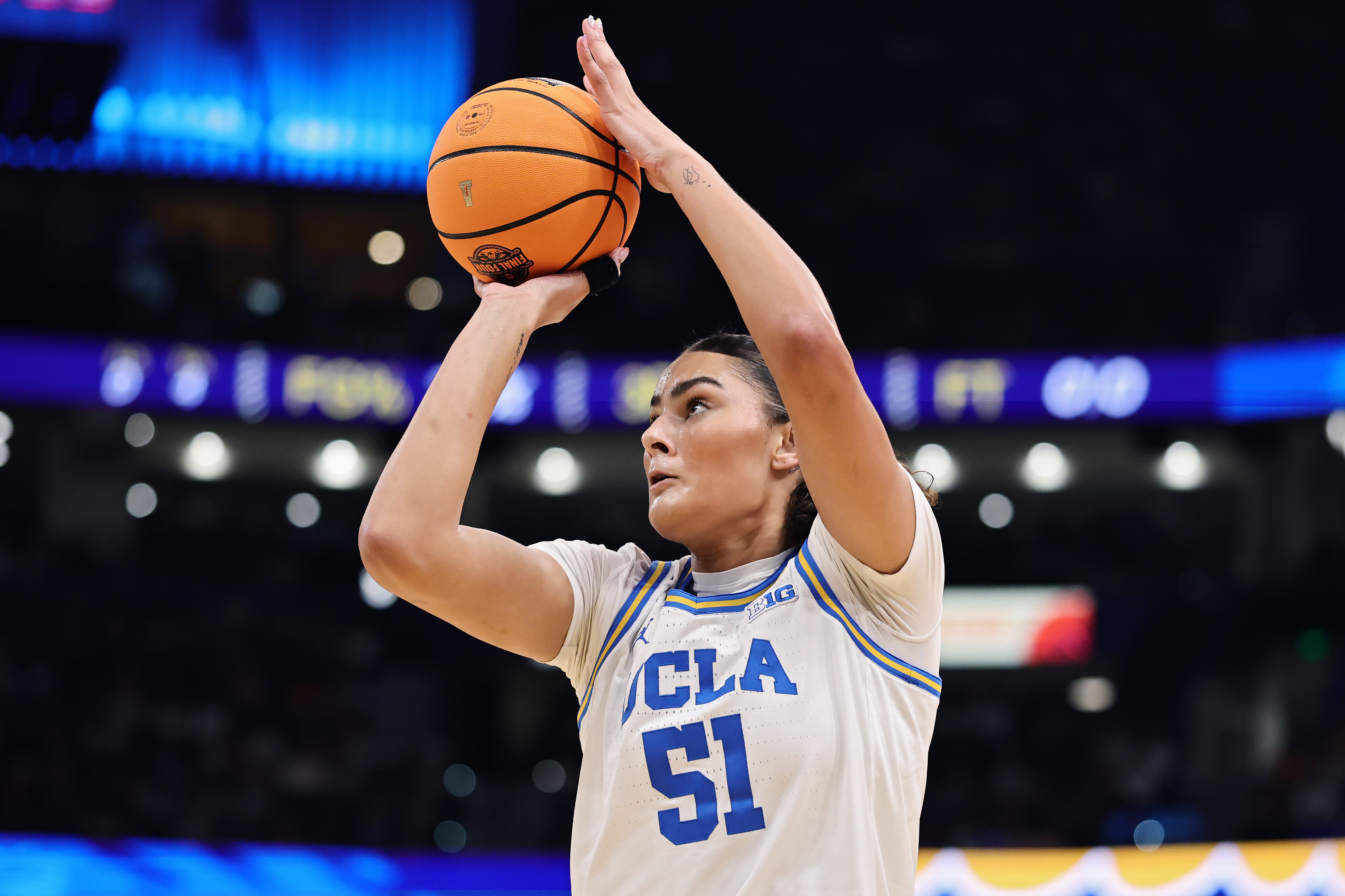 Is this the year for Lauren Betts and the Bruins?