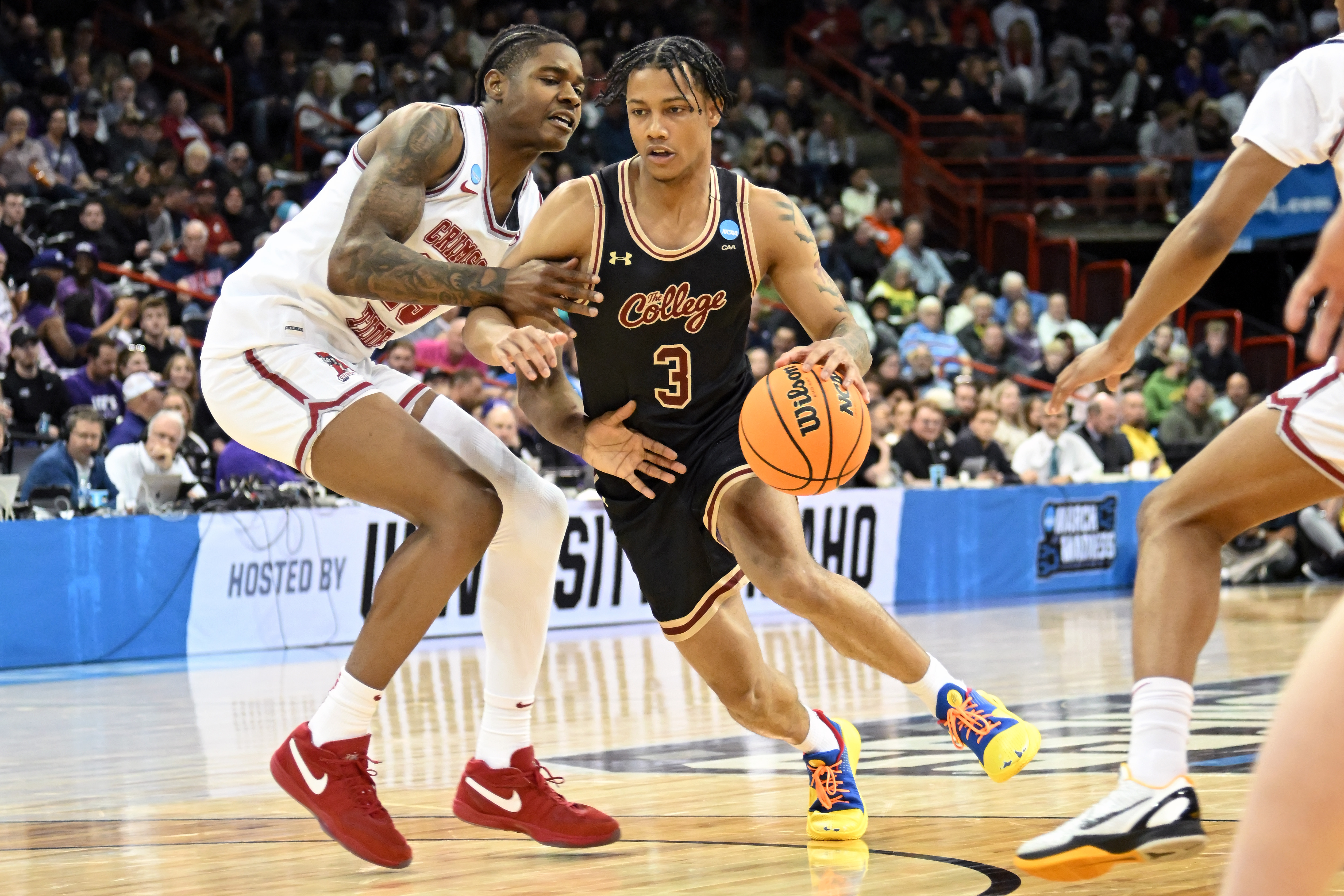 Smith was excited to sign sophomore guard Khalil London, who displayed tremendous potential with the College of Charleston last season