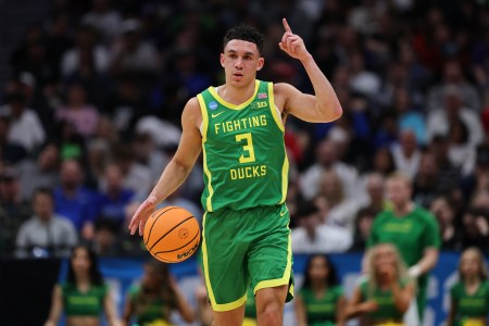 Junior point guard Jackson Shelstad is questionable for Oregon's opening match against Hawaii