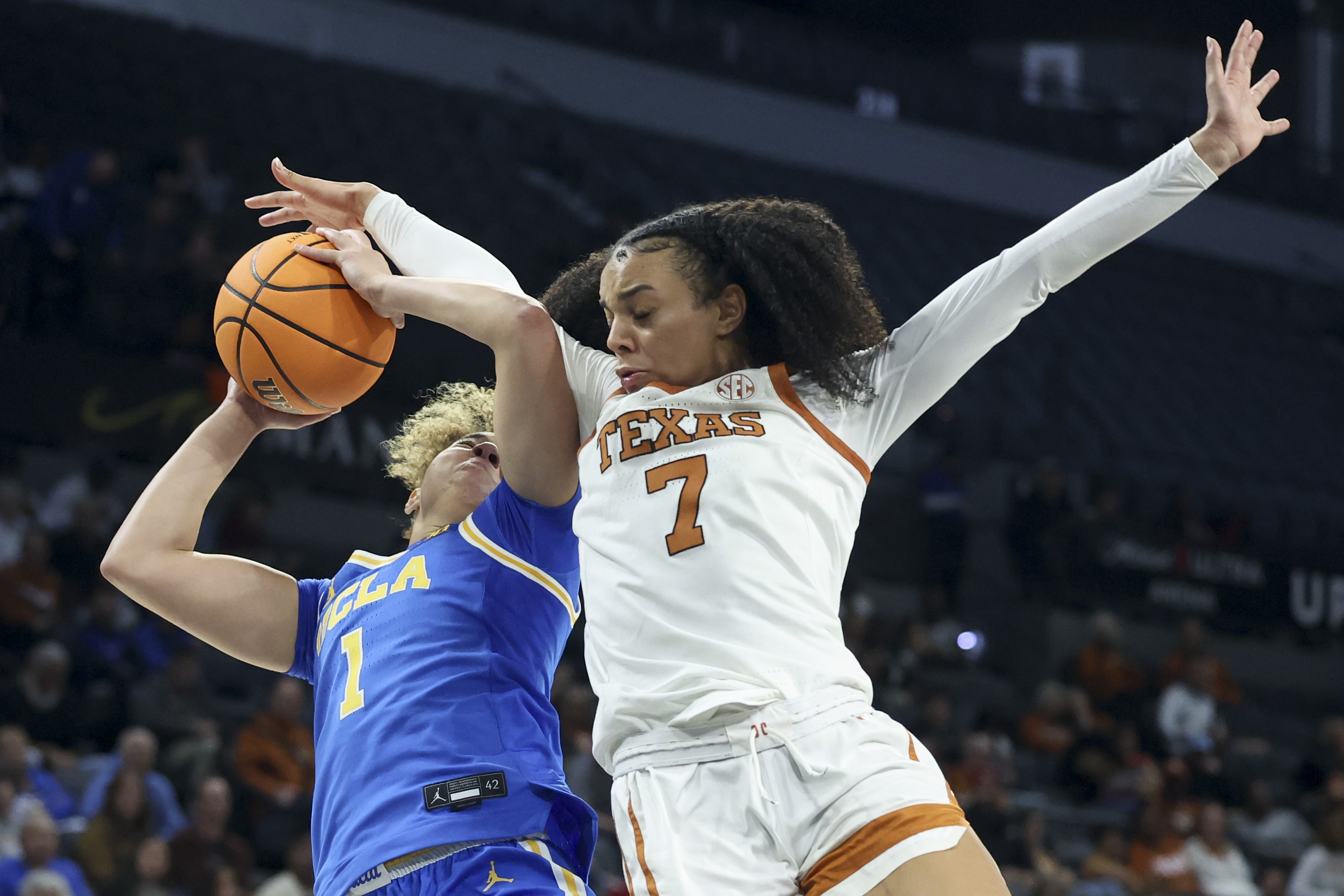 Jordan Lee finished with 13 points and 4 assists, among the best offensive performances of the night