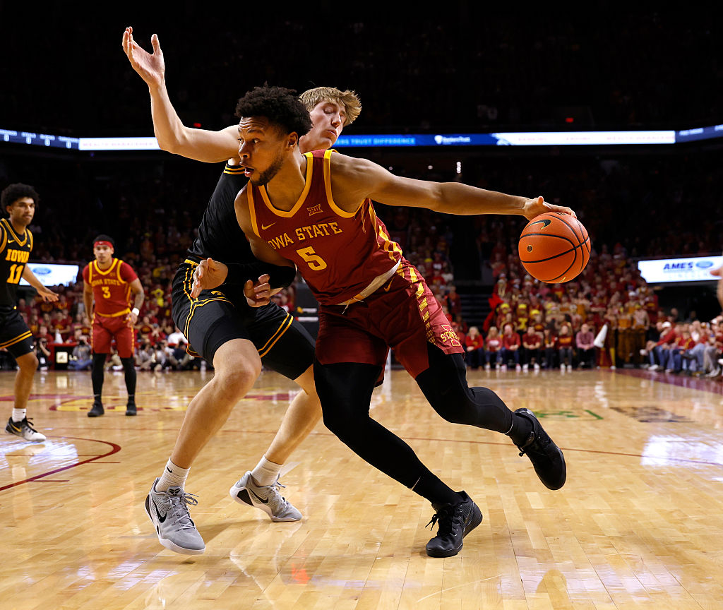 Joshua Jefferson's size and skill make him a huge problem for opposing defenses