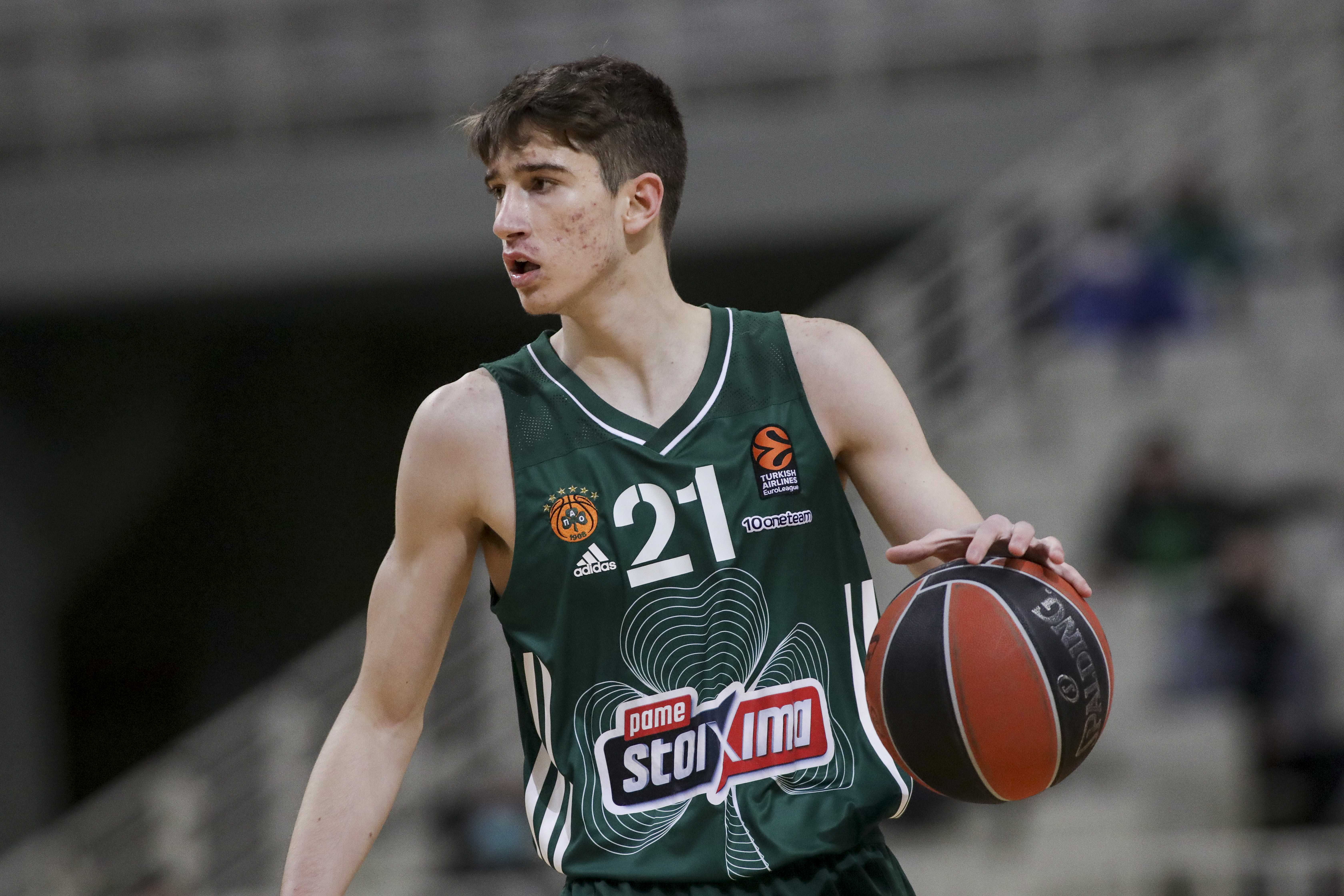 Avdalas became the youngest player ever to score in a EuroLeague game with Greece's Panathinakos club