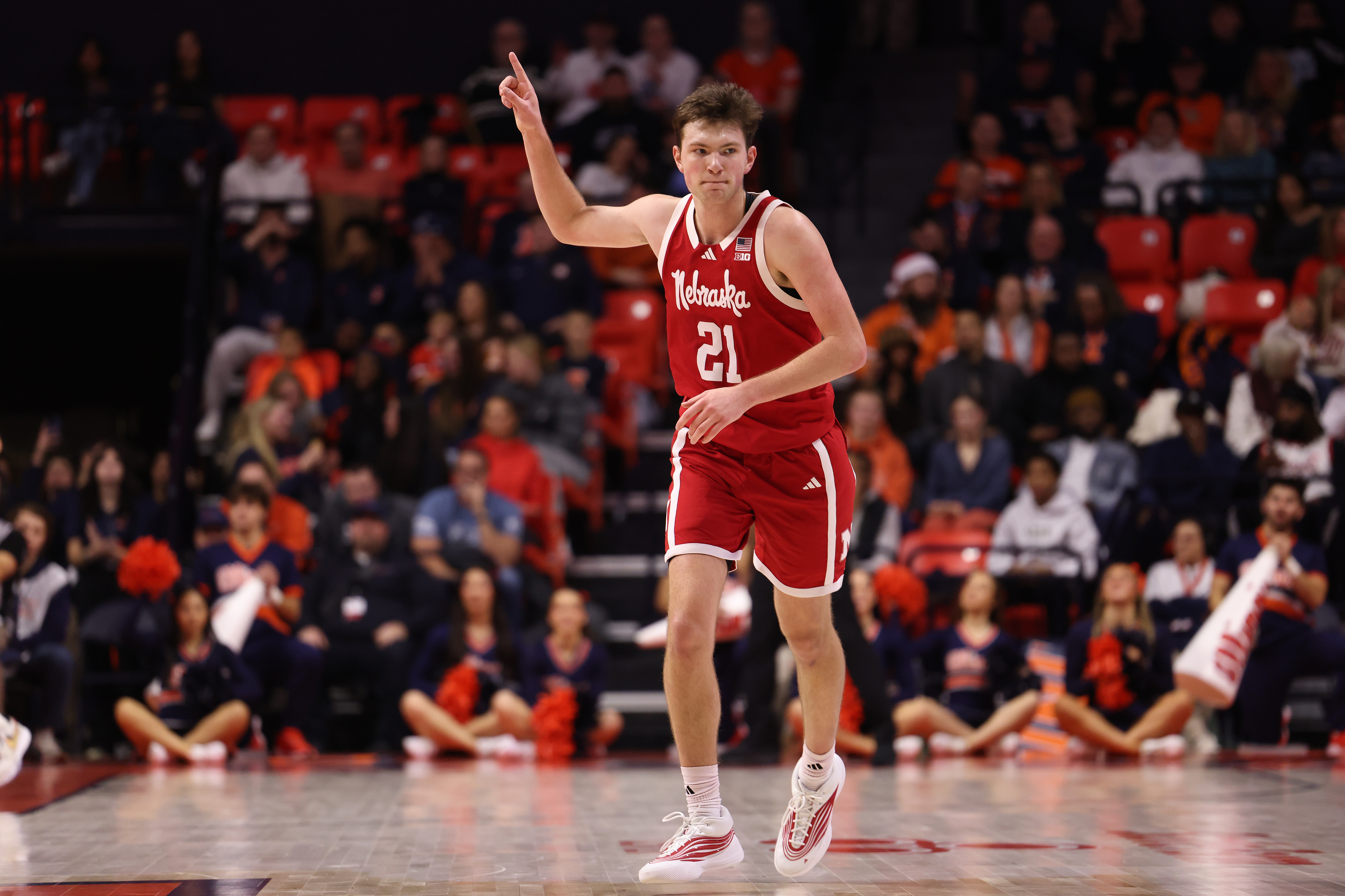 Pryce Sandfort was a huge factor in the Huskers match against Illinois, pouring in 32 points on the way to a victory