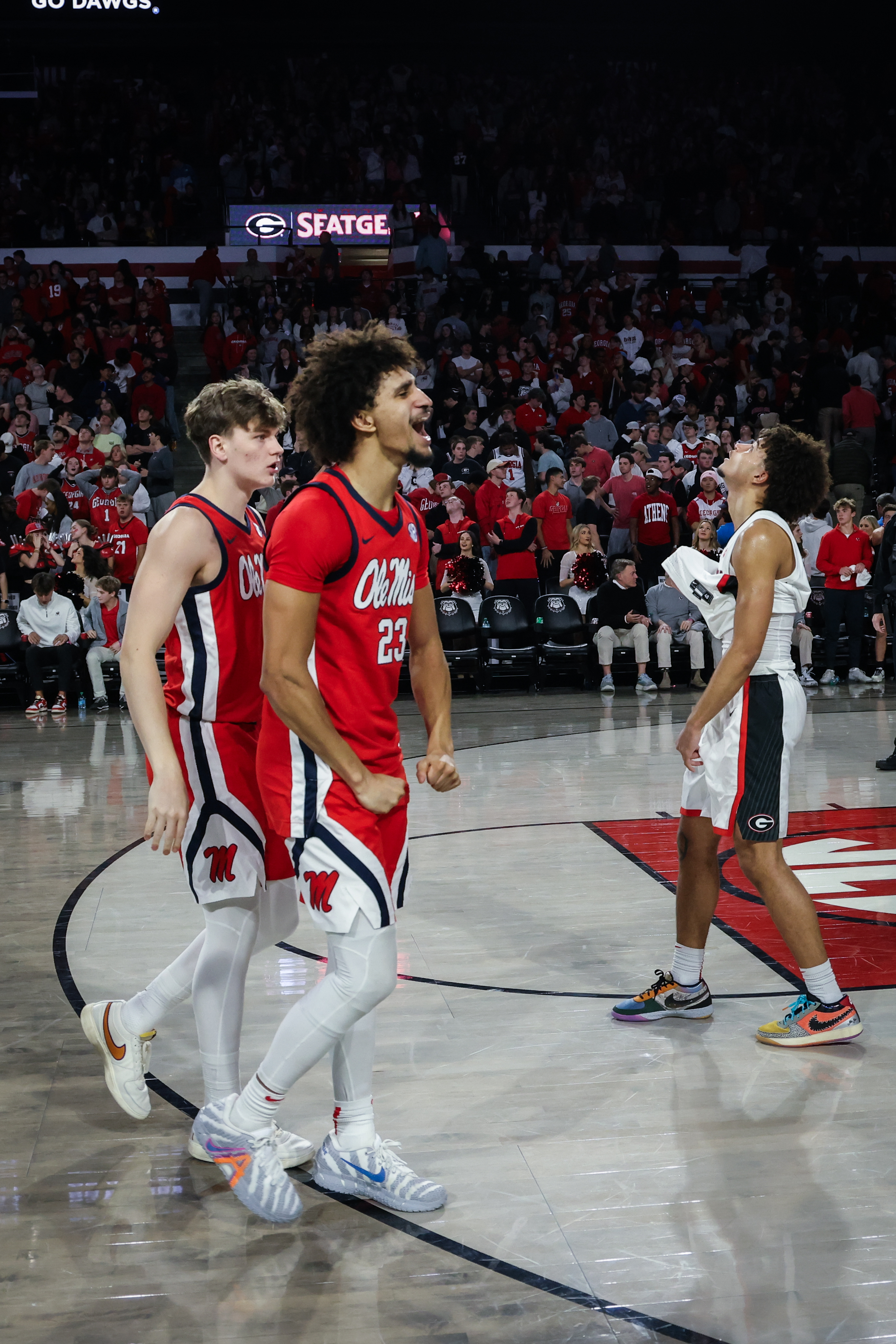 Patton Pinkins celebrates his game-winning shot against the Georgia Bulldogs