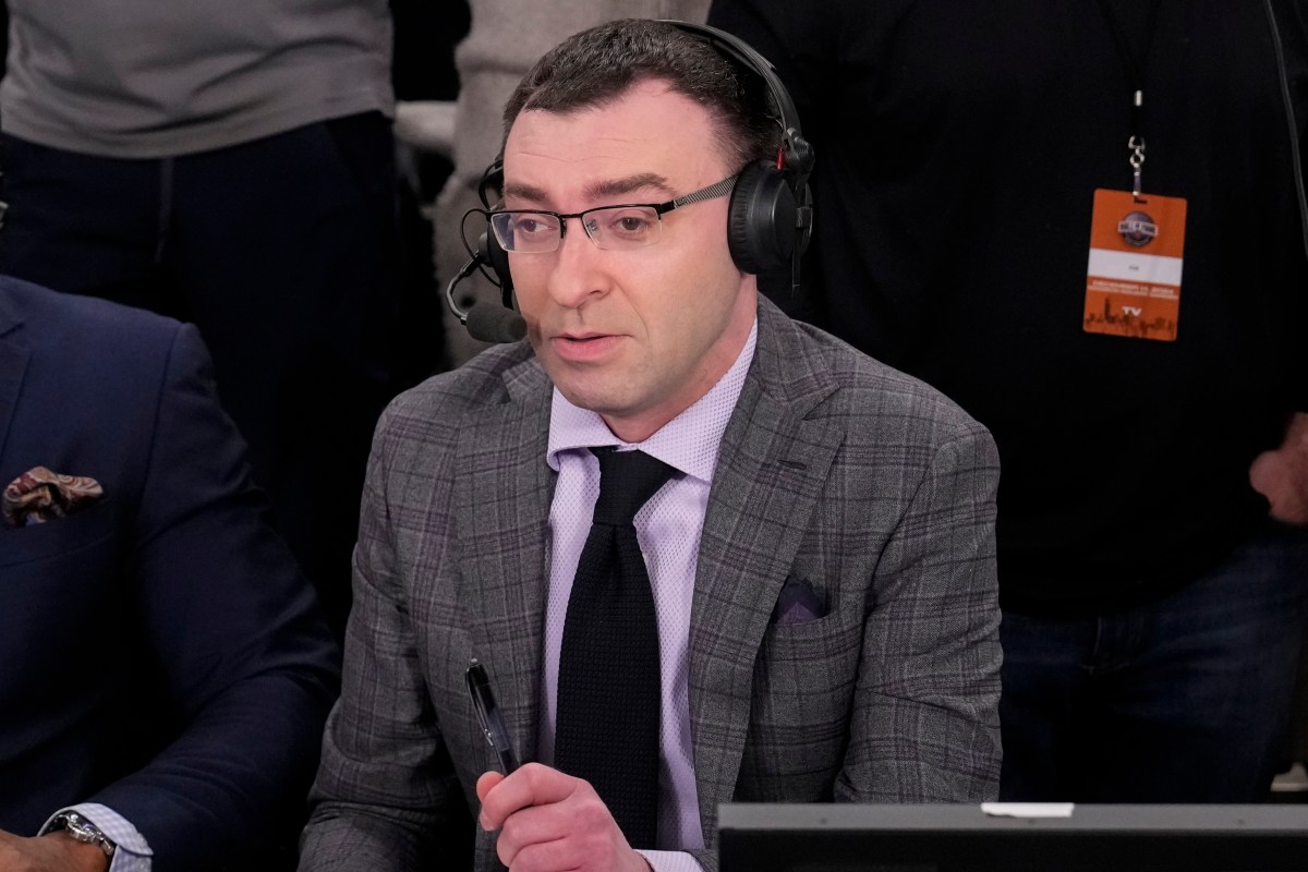 How Broadcaster Jason Benetti Overcame Cerebral Palsy - Hoops HQ