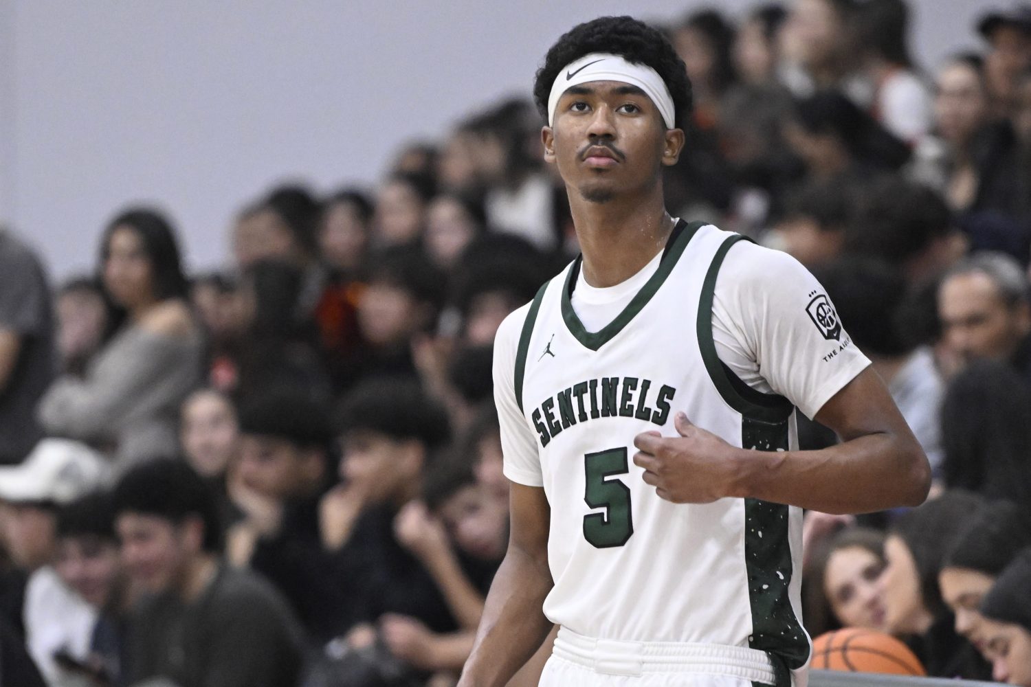 Jason Crowe Jr (Inglewood), now the No. 1 point guard in the 2026 class, puts up 48 points against Notre Dame-West Haven at the 2026 Hoophall Classic.