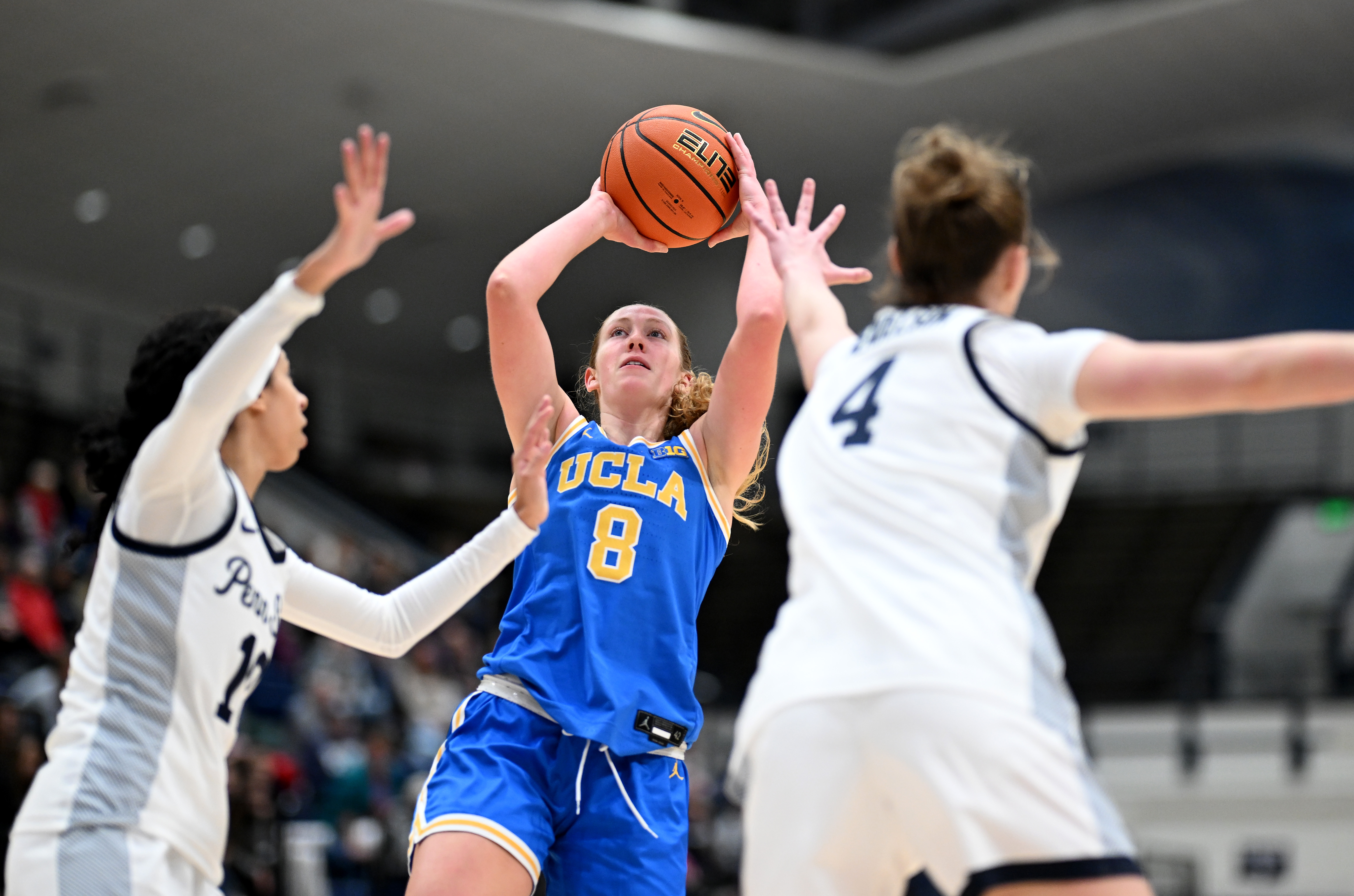 Gianna Kneepkens is an elite shot creator and WNBA-ready flamethrower