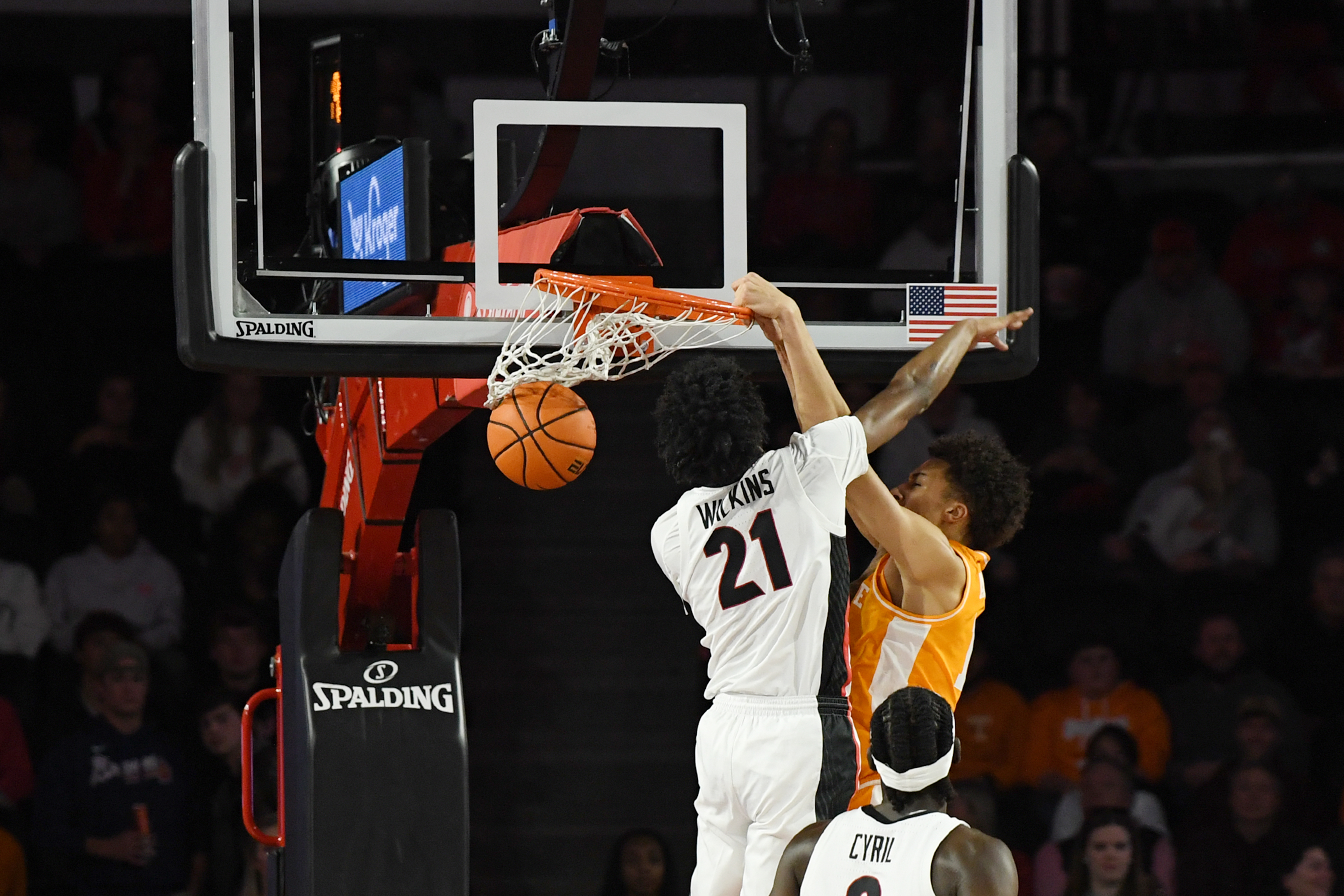 Ament dunking on Georgia's Jake Wilkins in a victory on Jan. 28