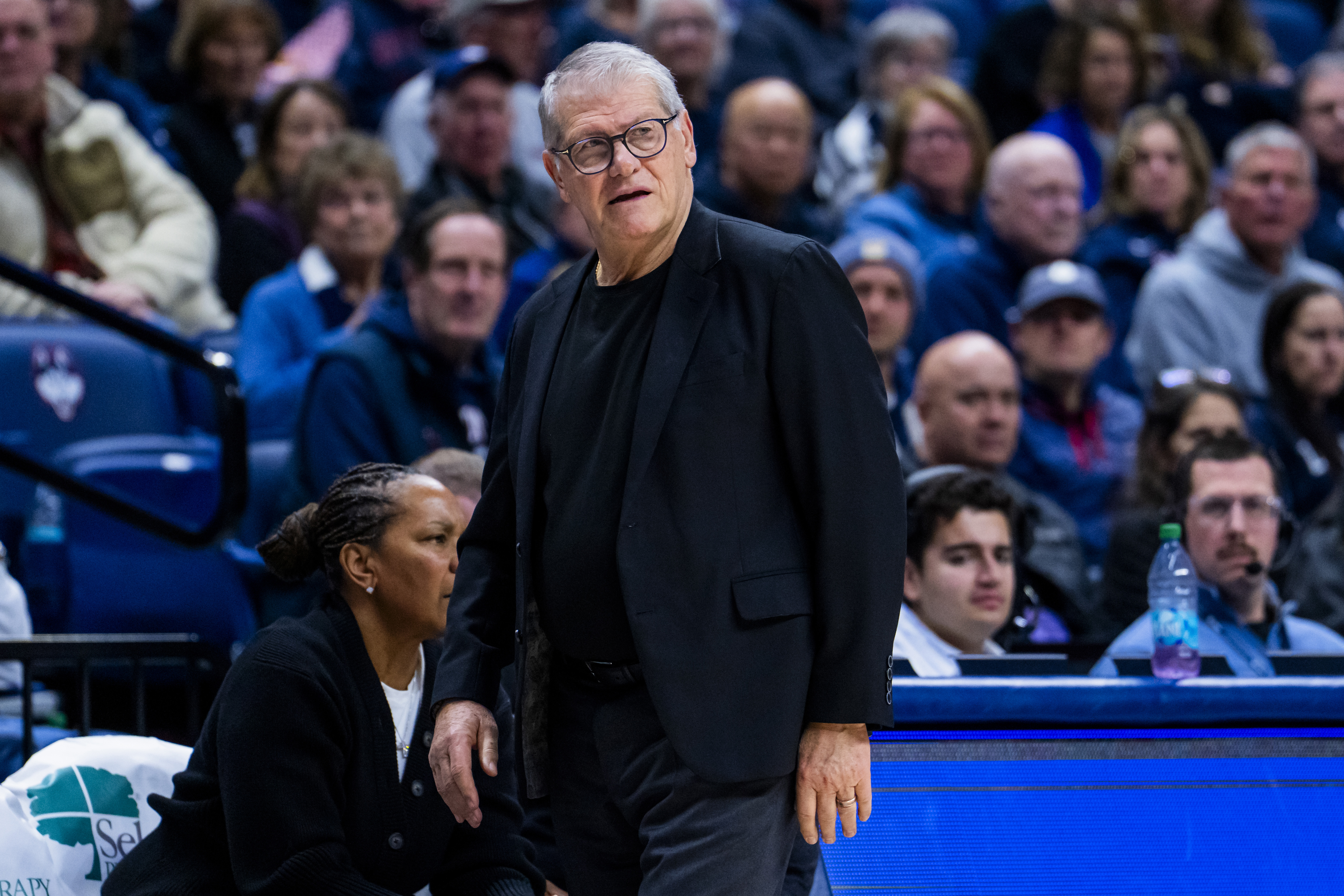 Geno Auriemma coaching UConn during a recent win over Creighton