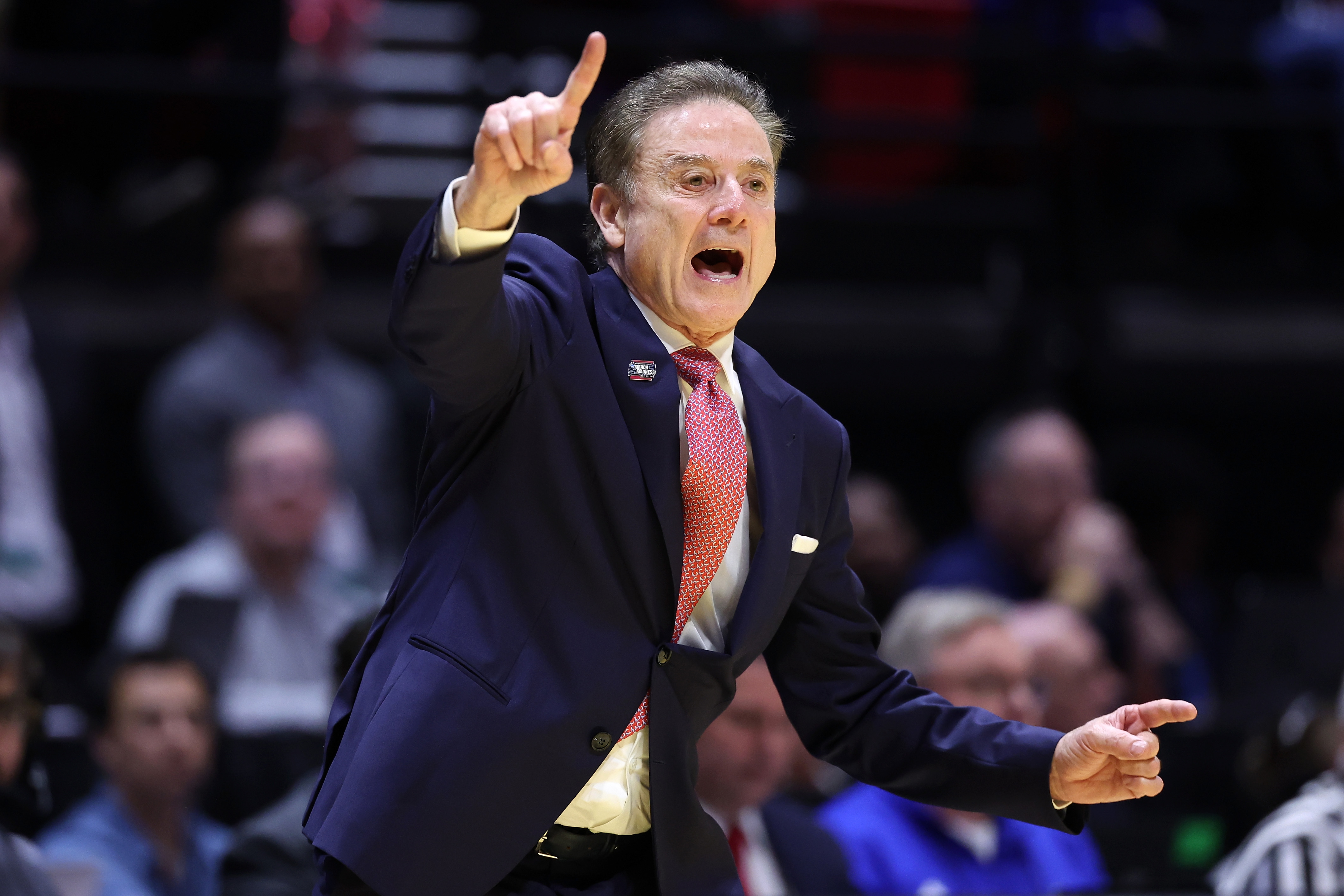 Dylan Darling's Buzzer Beater Layup Lifts St. John's Over Kansas