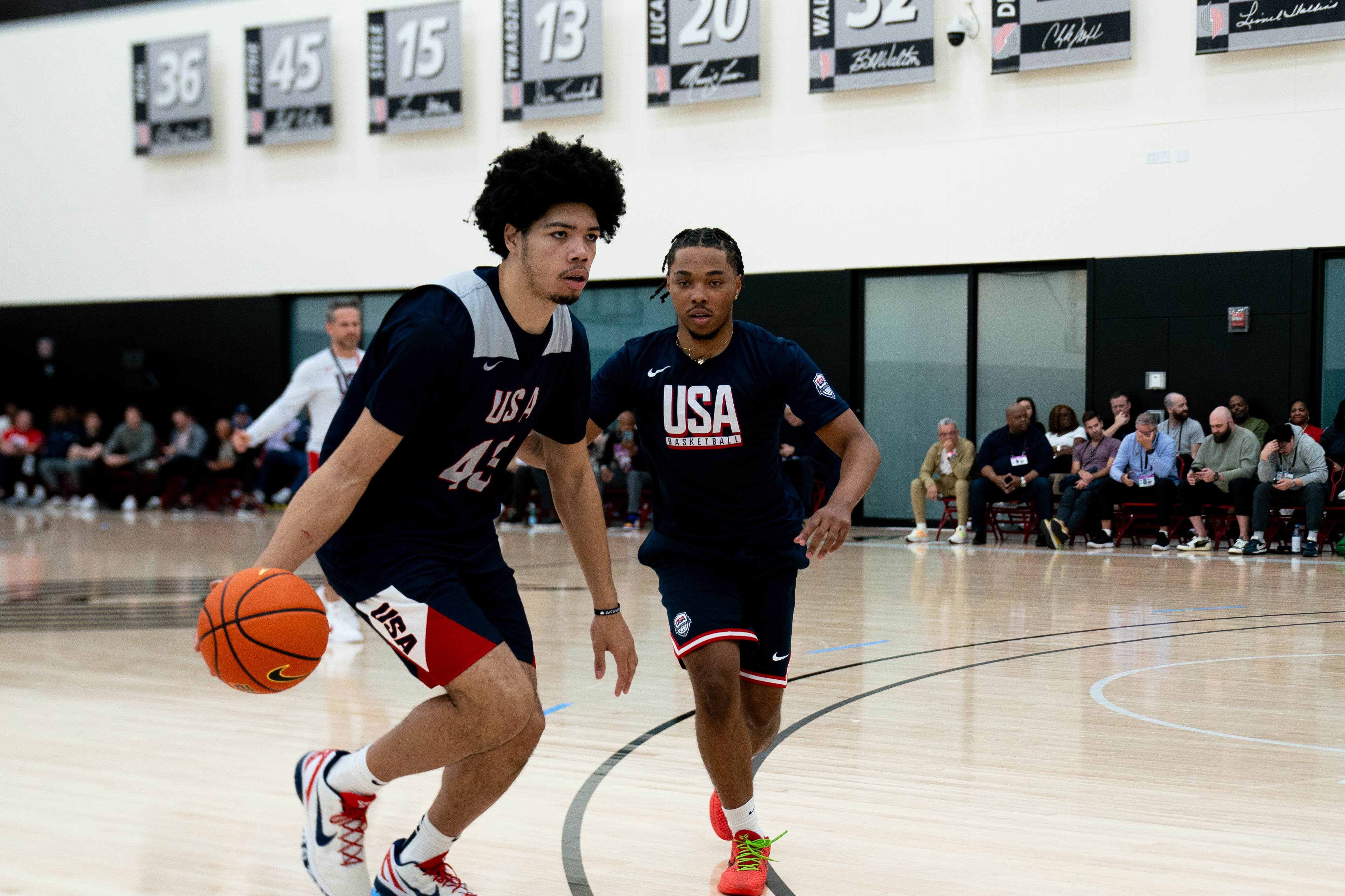 Tyran Stokes, the top player in the 2026 recruiting class, is expected to join Kentucky or Kansas.