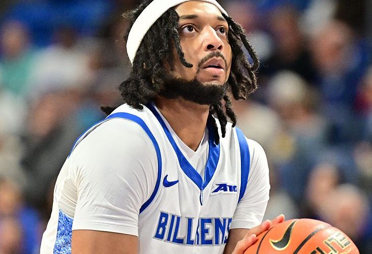 Josh Schertz coaching the Billikens during a first-round win over Georgia in this year's NCAA Tournament