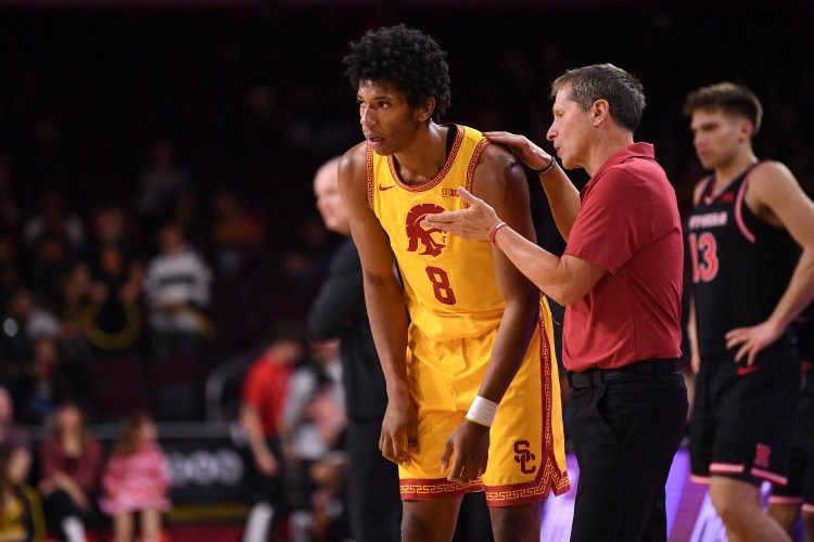 Eric Musselman speaks to USC Trojans guard Jerry Easter II
