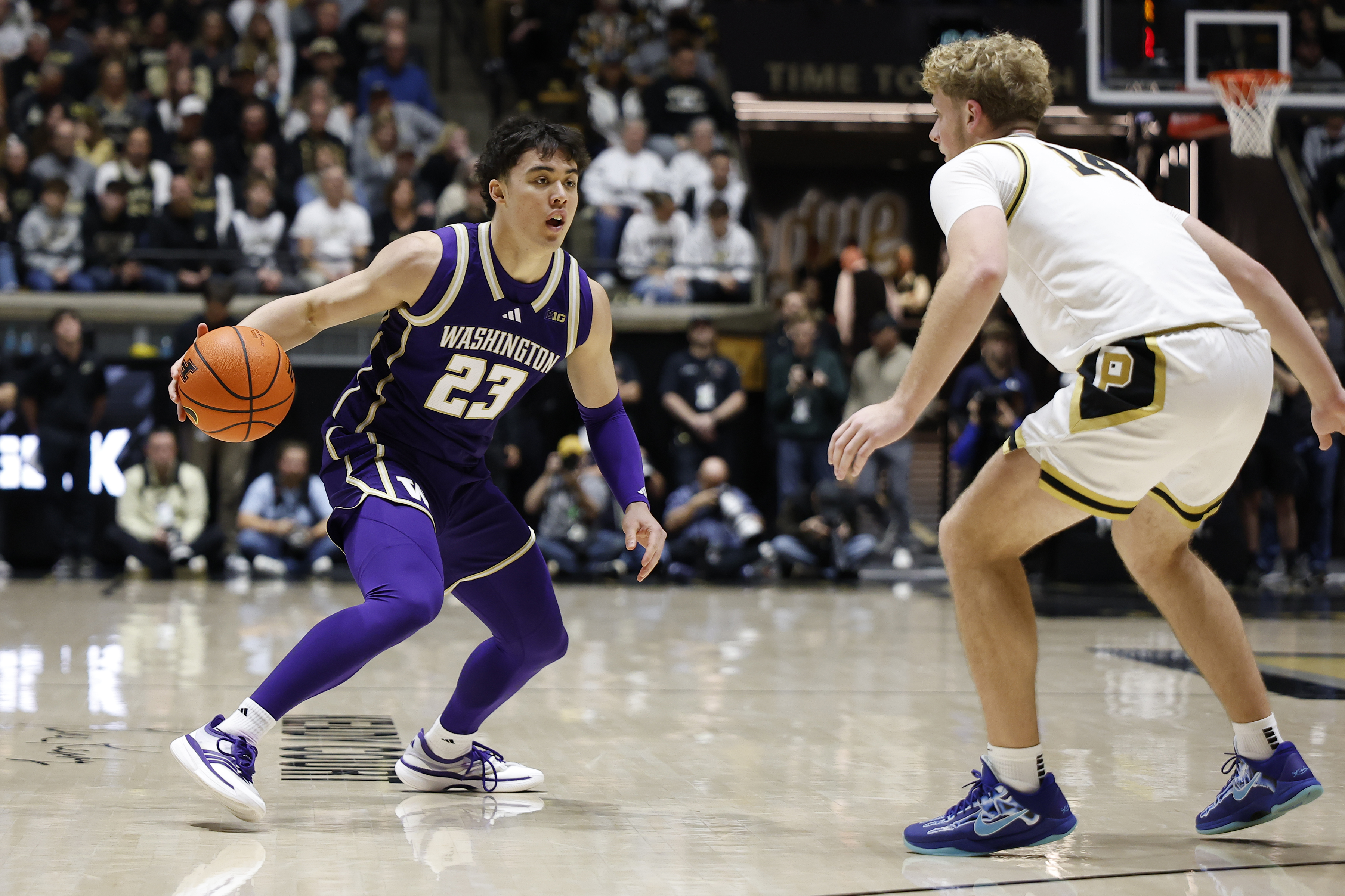Like Dixon, JJ Mandaquit transferred to Arizona with eyes on the starting lead guard spot left vacant by Jaden Bradley