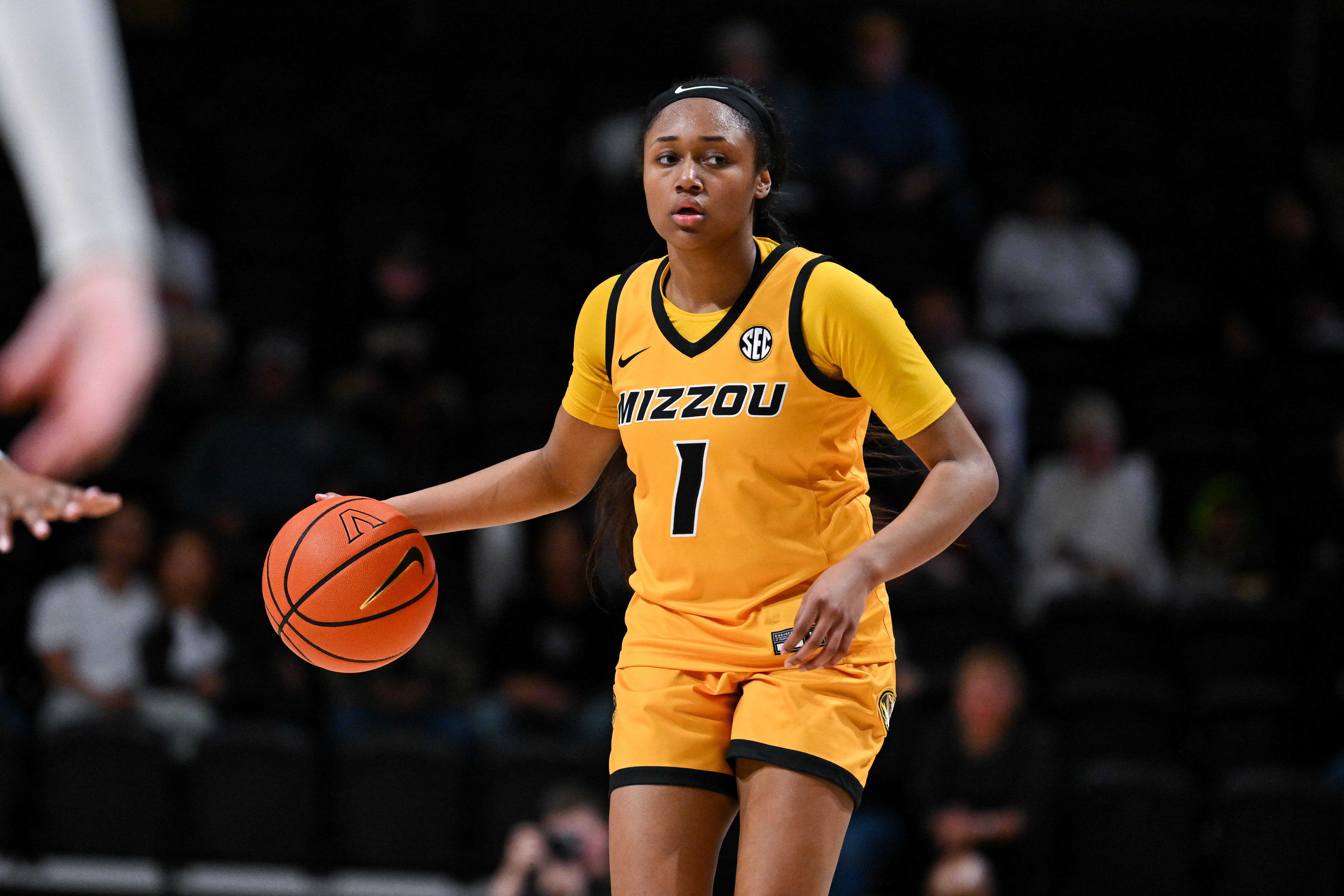 Cal is getting a versatile guard in Shannon Dowell, who showed off her rebounding ability last season at Missouri