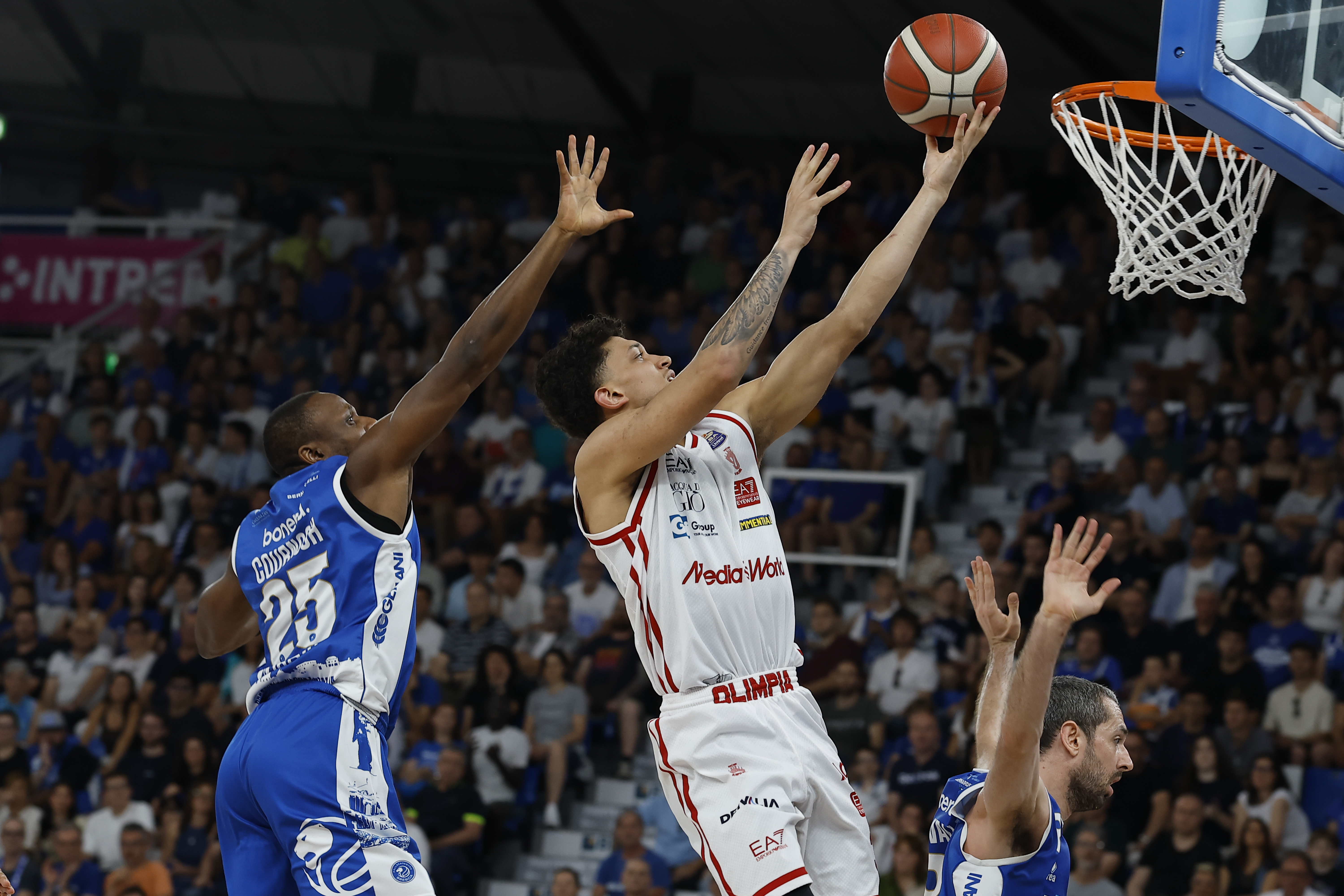 Olimpia Milano's Quinn Ellis goes up for a layup during a 2026 Lega Basket Serie A game against Germani Brescia
