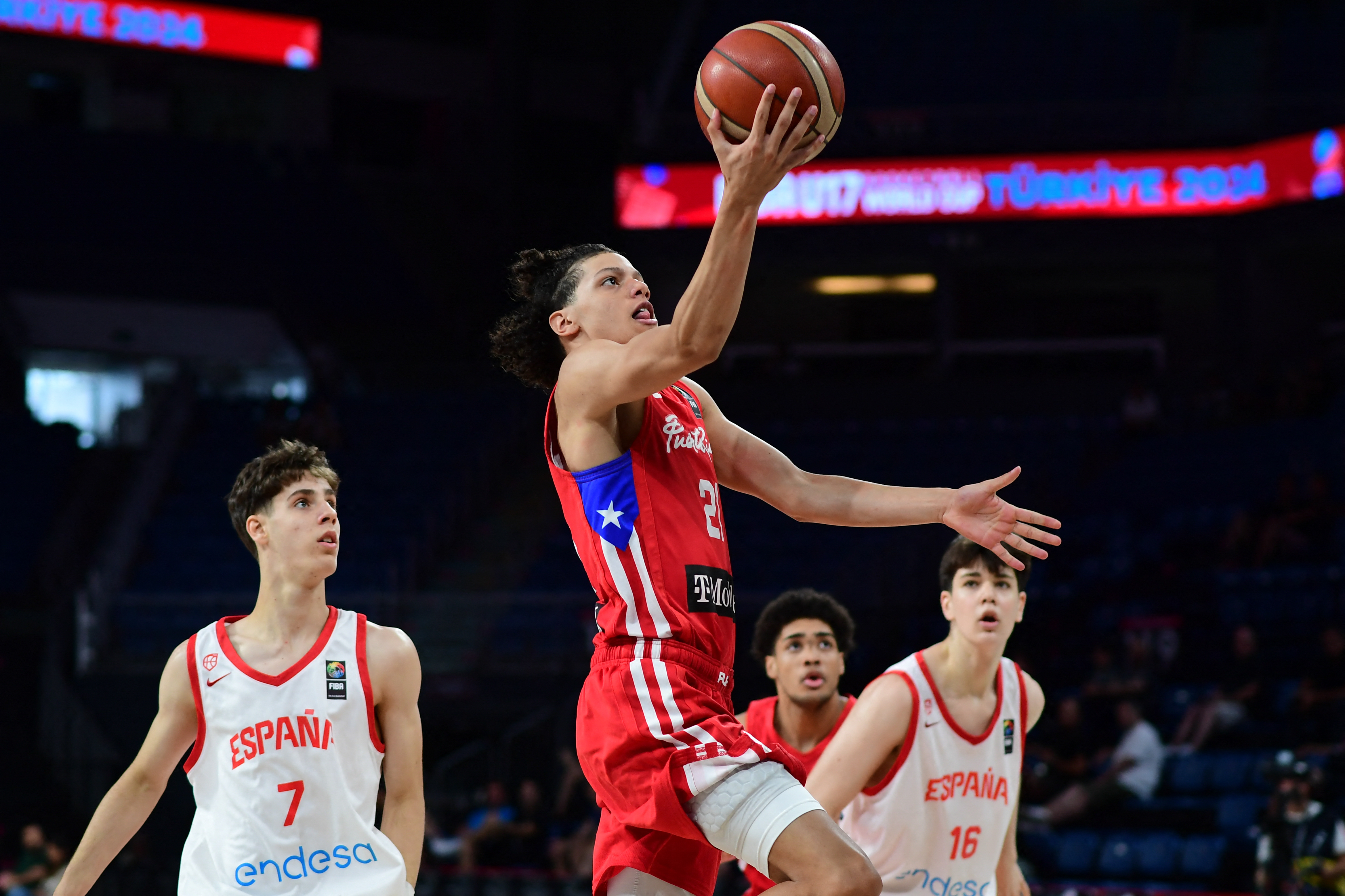 FAU bound Felipe Quiñones taking it to the hoop for Team Puerto Rico