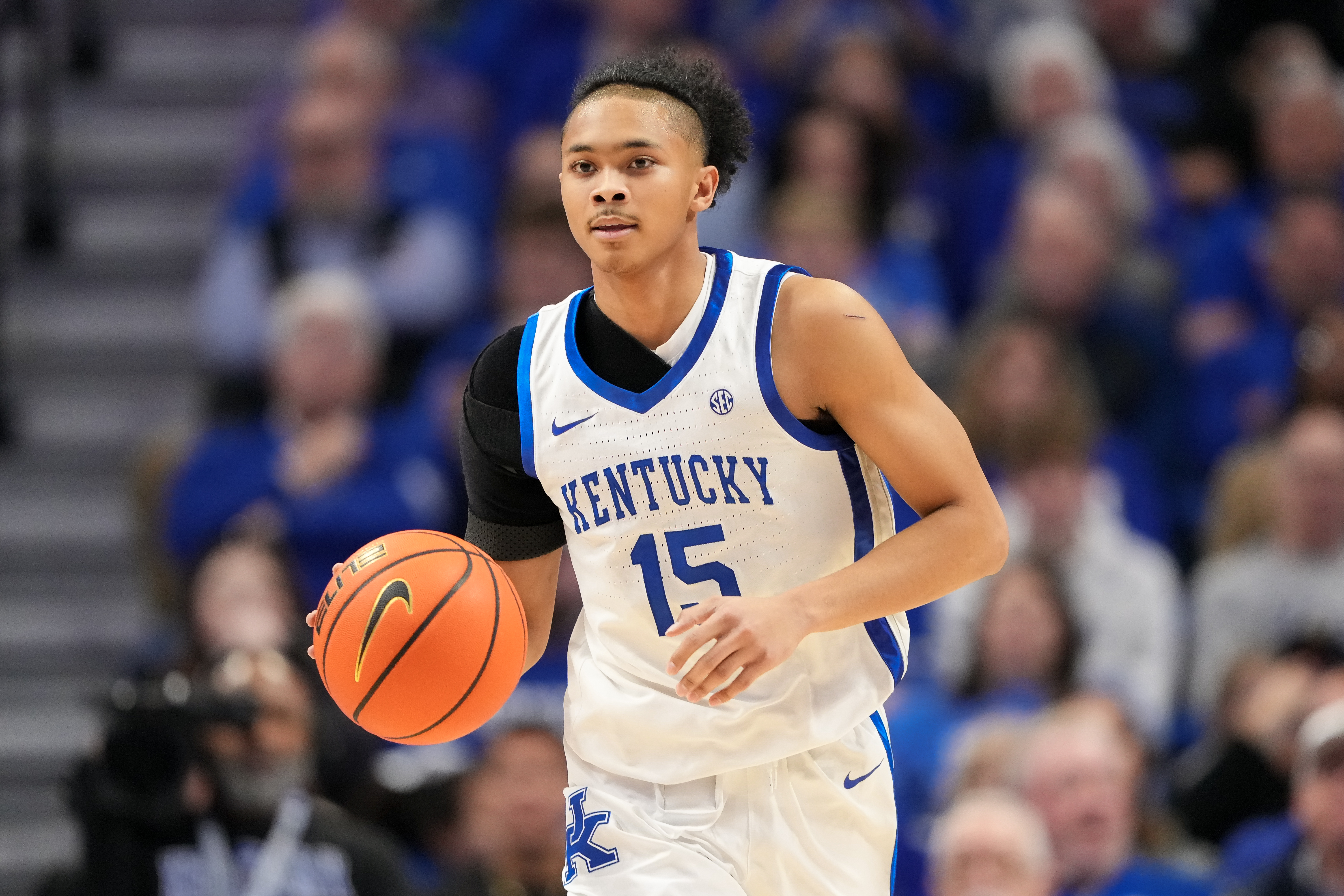 Kentucky's Jaland Lowe dribbles the ball in a 2026 game against Missouri