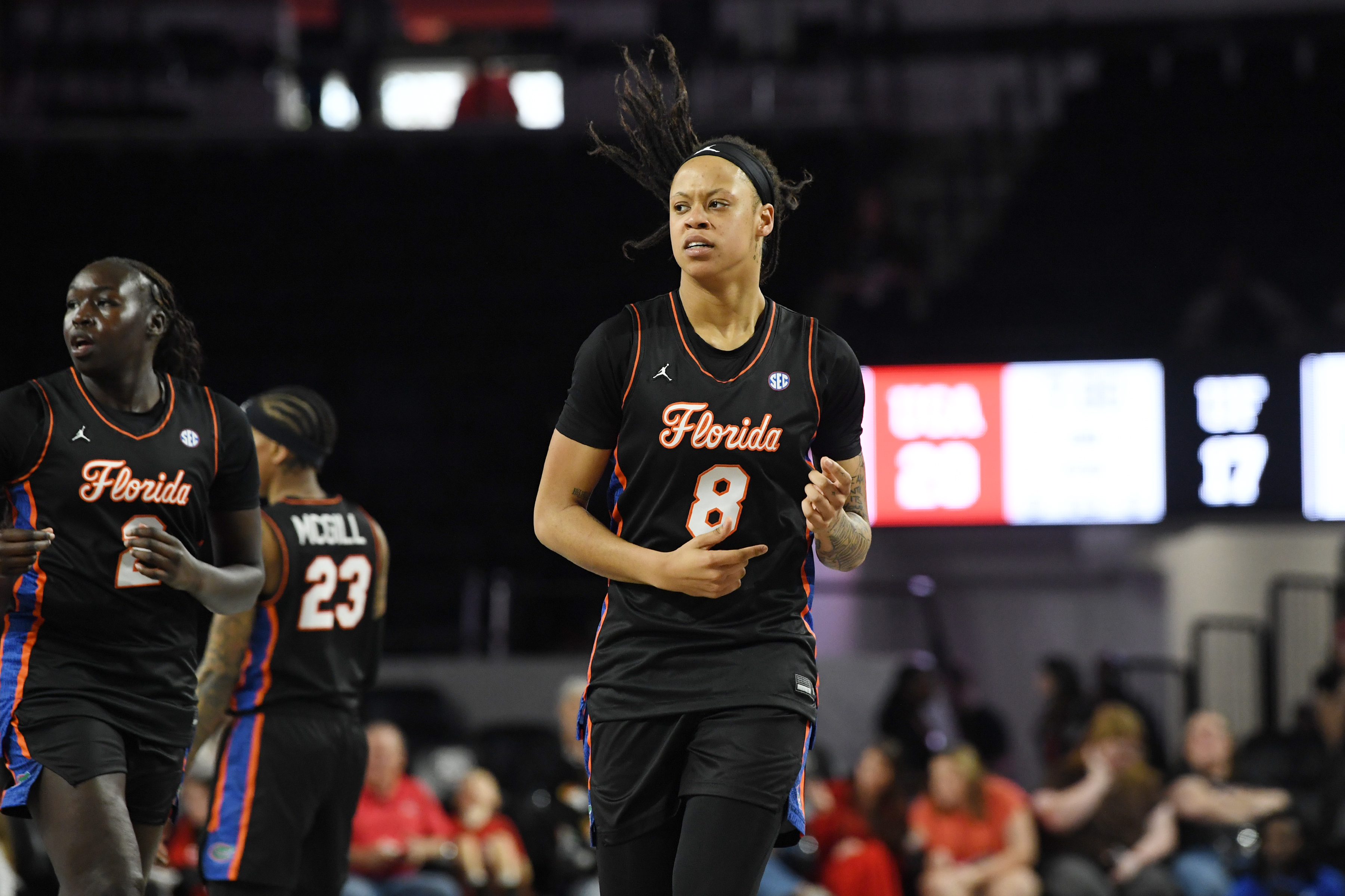 Me'Arah O'Neal moves to Kentucky after finishing second in scoring for the Gators last season