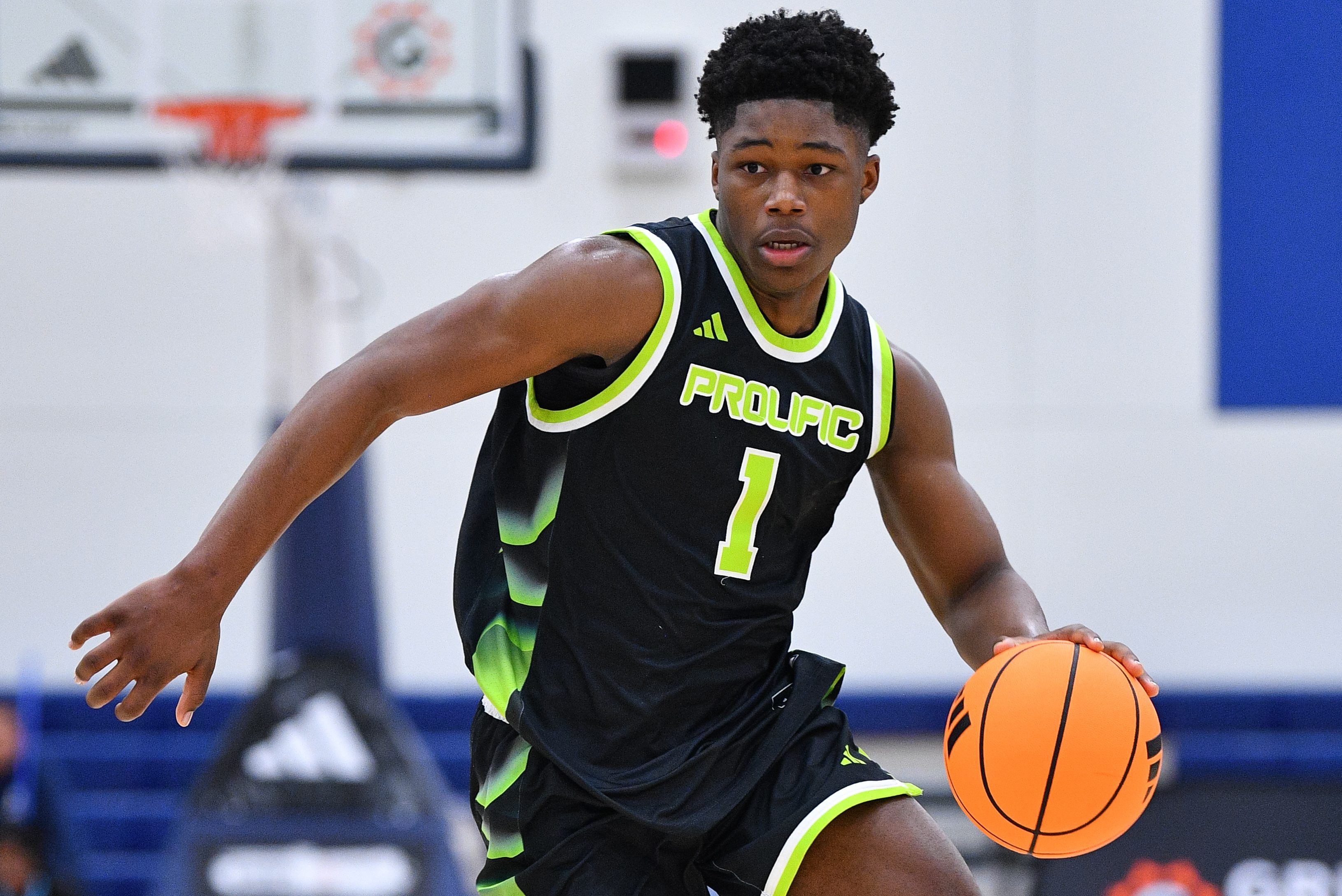 Prolific Prep guard Nasir Anderson dribbling the ball