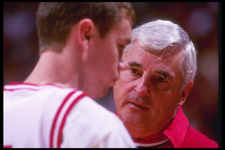 Bob Knight looks over freshman guard Neil Reed in 1995