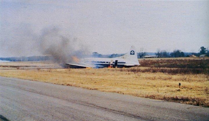 Picture of a chartered airplane carrying members of the East Tennessee State basketball team after it crash-landed at Walker County Airport in 1984
