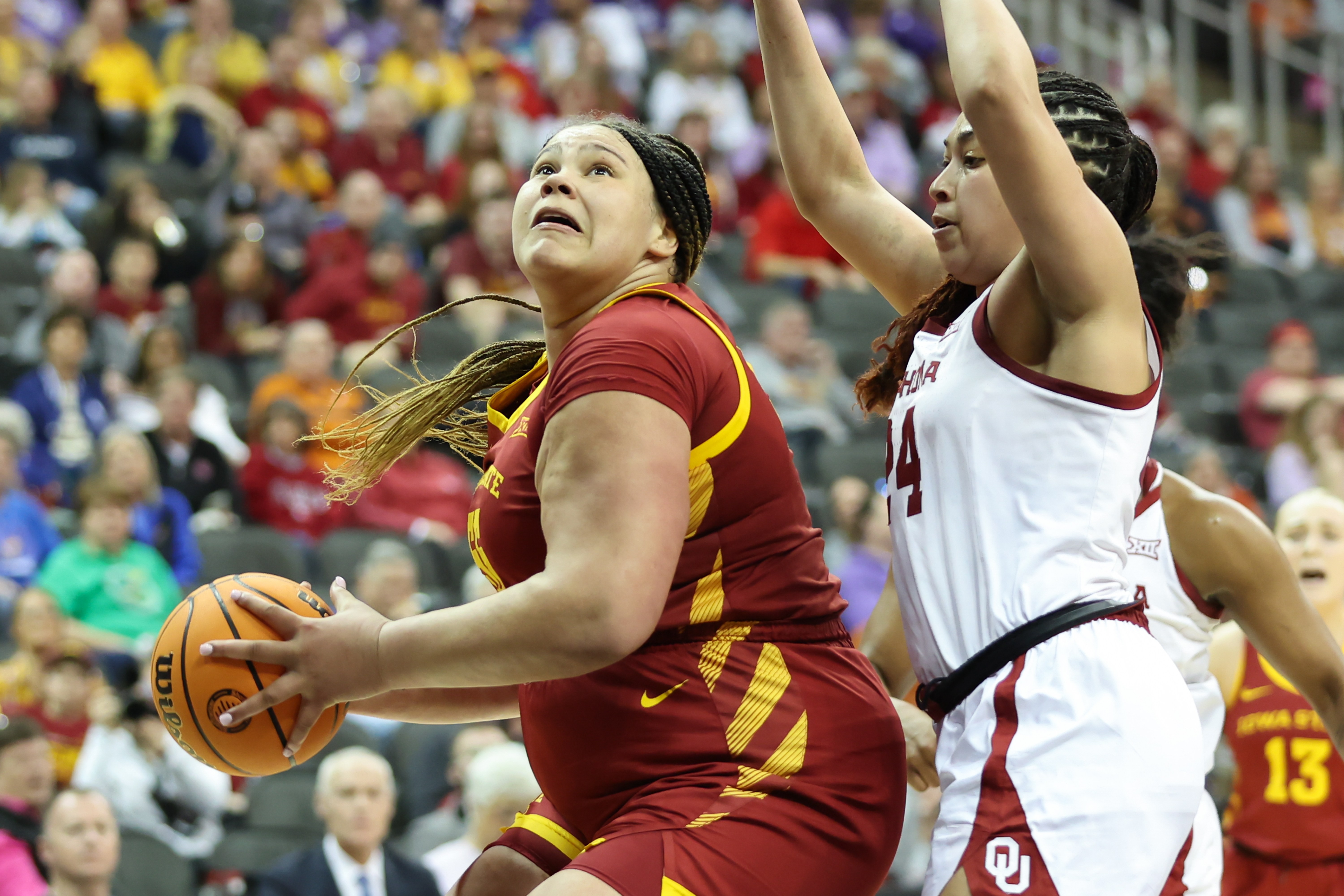 Iowa State's Audi Crooks prepares to go up for a shot in the paint against Oklahoma