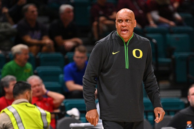 Oregon coach Tony Stubblefield reacts from the sidelines