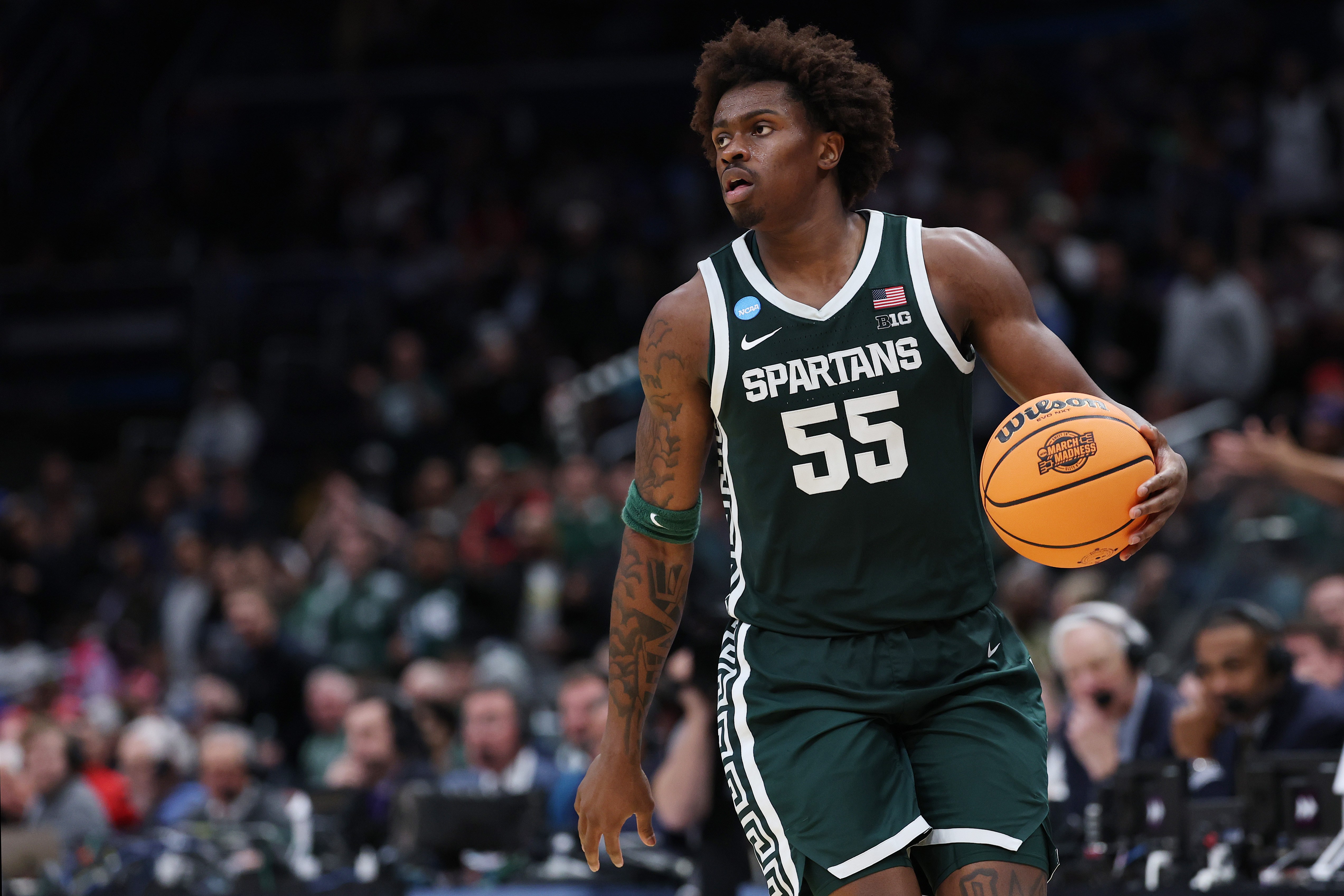 Coen Carr handles the ball for Michigan State